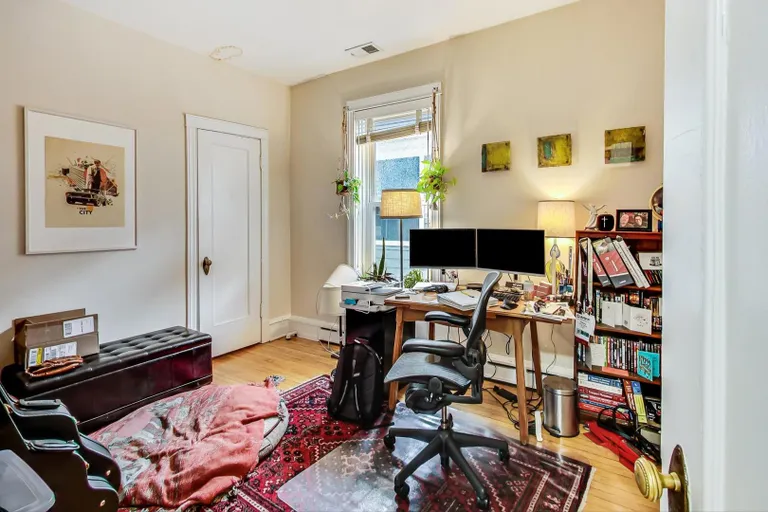 New York City Real Estate | View 3935 N Seeley | room 38 | View 39