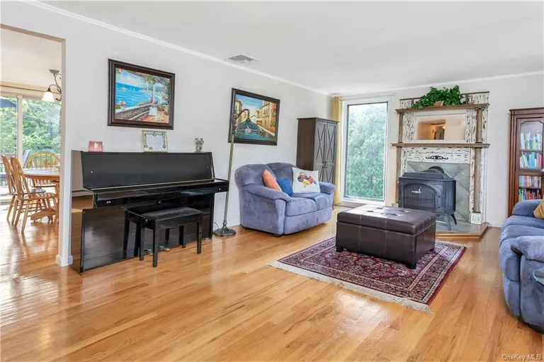 New York City Real Estate | View 14 Center Road | room 3 | View 4