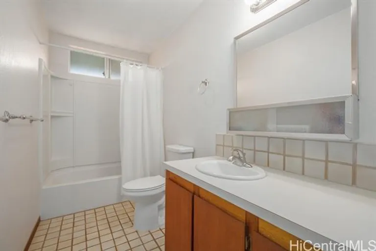 New York City Real Estate | View 2321A Kilauea Avenue | room 11 | View 12