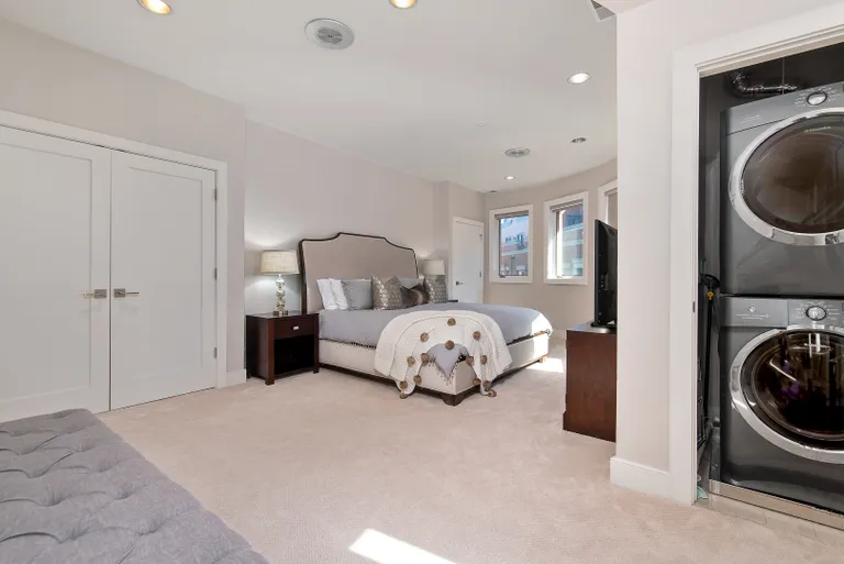 New York City Real Estate | View 425 W Dickens, I | room 16 | View 17