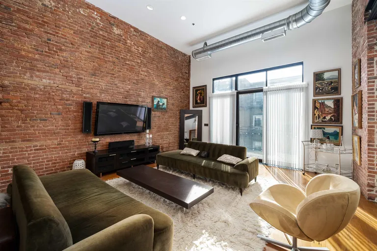 New York City Real Estate | View 610 Clinton St Unit# 3W | room 4 | View 5