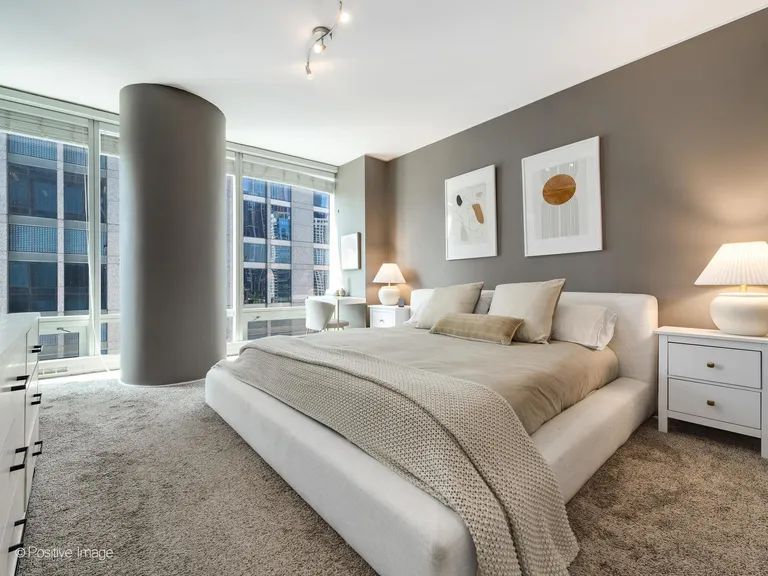 New York City Real Estate | View 340 E Randolph, 506 | room 9 | View 10