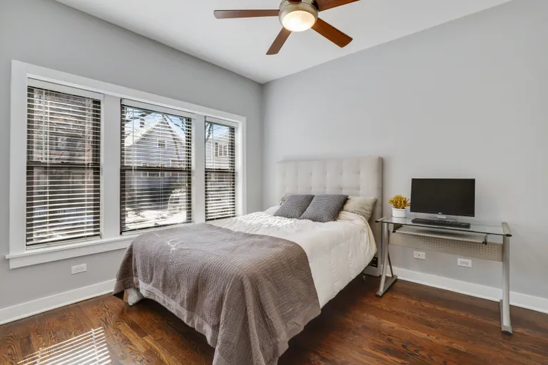 New York City Real Estate | View 1504 W Roscoe, 1W | room 8 | View 9