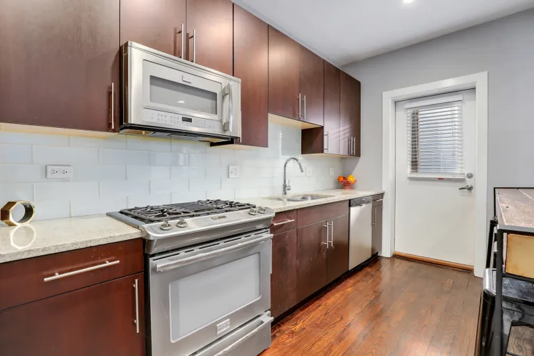 New York City Real Estate | View 1504 W Roscoe, 1W | room 7 | View 8