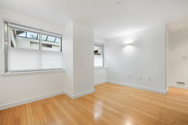 New York City Real Estate | View 7 Warren Ave #PH-18 | room 19 | View 20