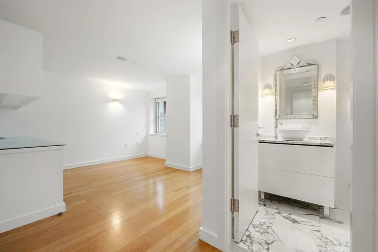New York City Real Estate | View 7 Warren Ave #PH-18 | room 20 | View 21