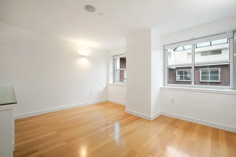 New York City Real Estate | View 7 Warren Ave #PH-18 | room 18 | View 19