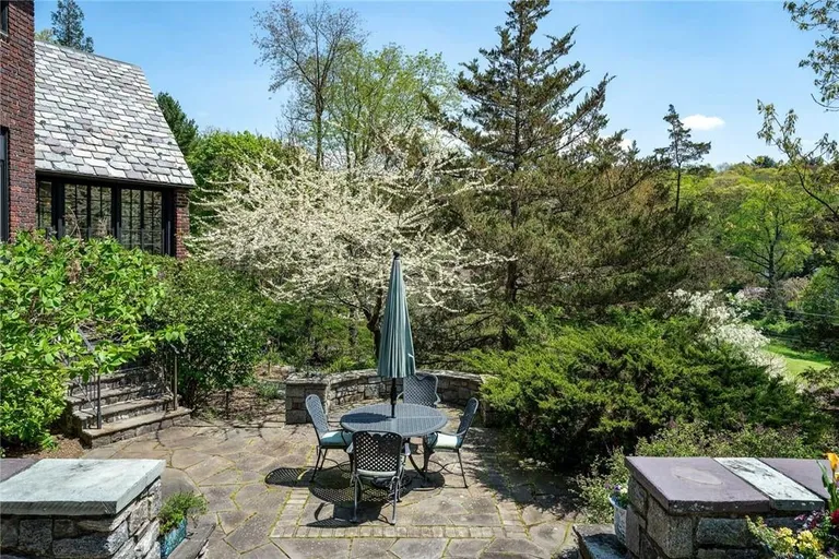 Westchester Real Estate | View 77 N Mountain Drive | room 17 | View 18