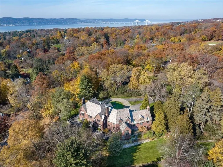 Westchester Real Estate | View 77 N Mountain Drive | room 31 | View 32