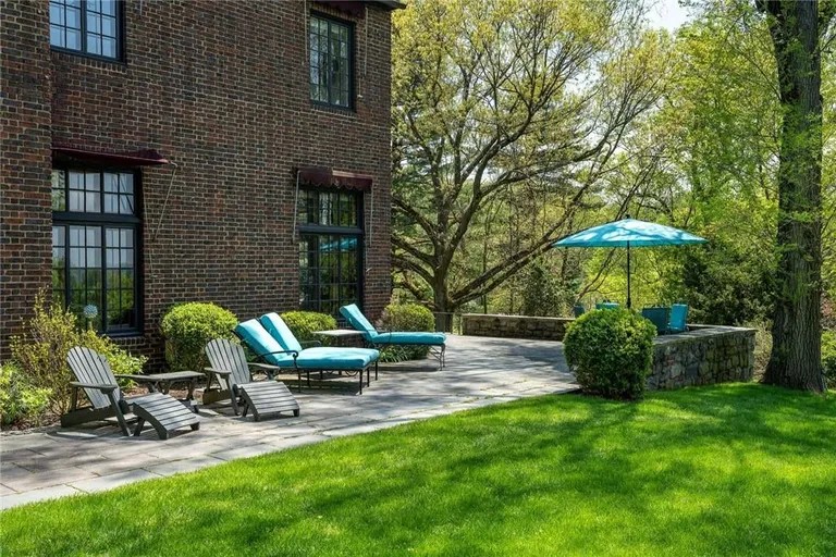 Westchester Real Estate | View 77 N Mountain Drive | room 11 | View 12