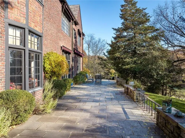Westchester Real Estate | View 77 N Mountain Drive | room 6 | View 7
