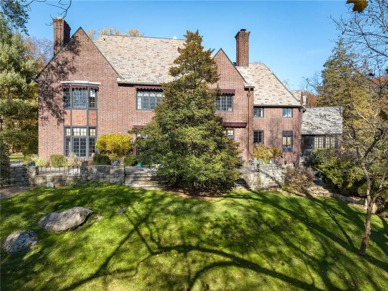 Westchester Real Estate | View 77 N Mountain Drive | room 4 | View 5