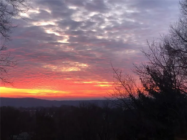Westchester Real Estate | View 77 N Mountain Drive | room 32 | View 33