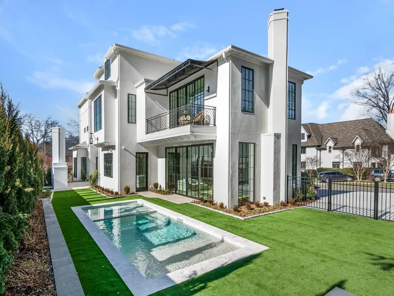 2144 Hastings Drive, Charlotte, NC 28207 Property for sale