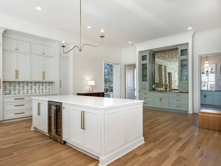 New York City Real Estate | View 2144 Hastings Drive | Kitchen/Breakfast Room | View 15