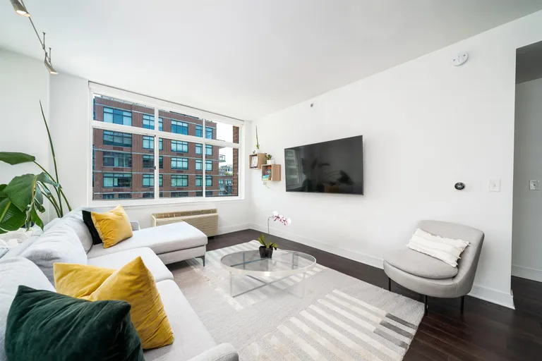 New York City Real Estate | View 1450 Washington St Unit# 907 | room 3 | View 4