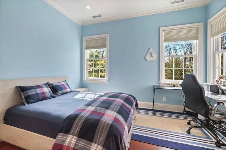 Greenwich Real Estate | View 20 Dingletown Road | room 16 | View 17
