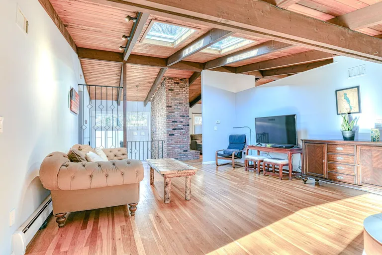 Rockland/Orange/NJ Real Estate | View 5 Robin Lane | room 7 | View 8
