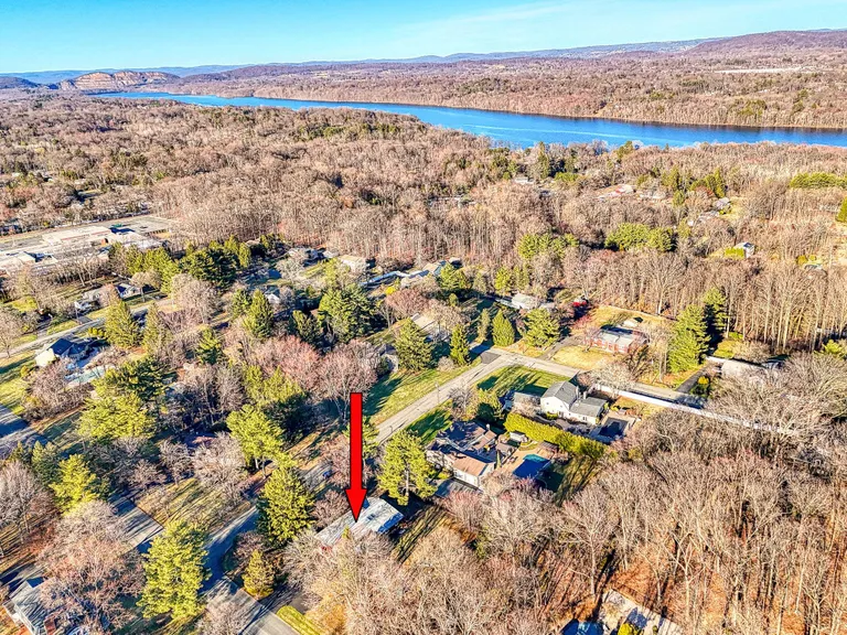Rockland/Orange/NJ Real Estate | View 5 Robin Lane | room 3 | View 4
