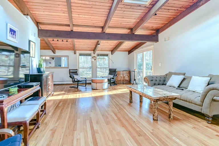 Rockland/Orange/NJ Real Estate | View 5 Robin Lane | room 8 | View 9