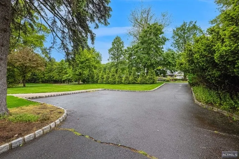 109 Franklin Turnpike, Allendale, NJ 07401 Property for sale