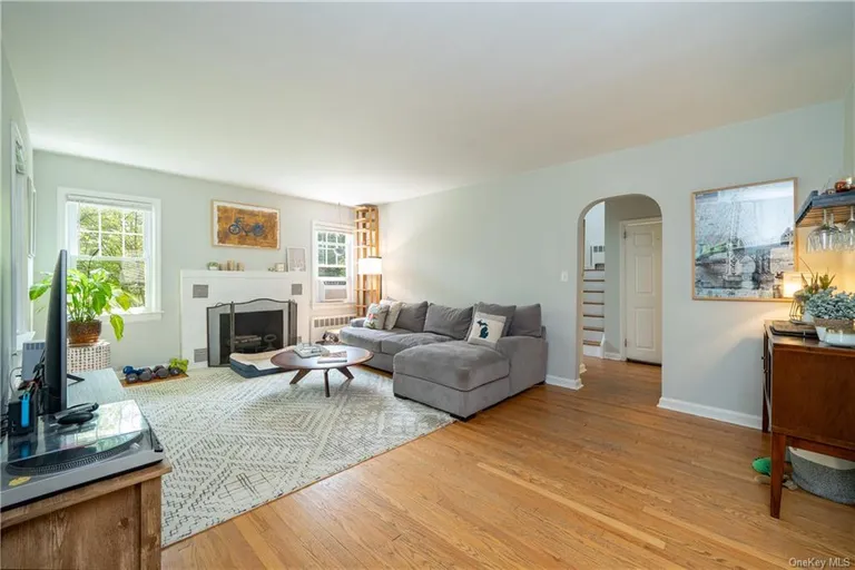New York City Real Estate | View 740 Sleepy Hollow Road | room 4 | View 5