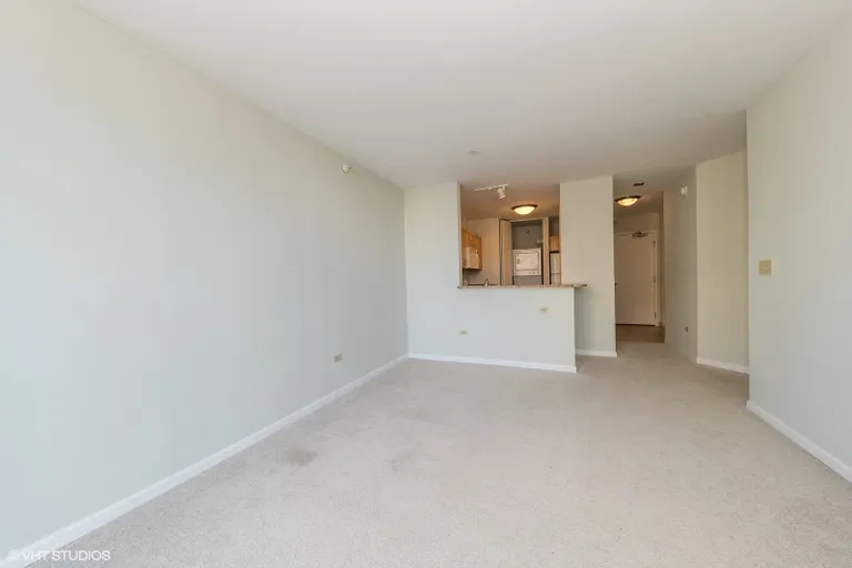 New York City Real Estate | View 222 N Columbus, 3904 | room 4 | View 5