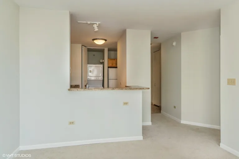 New York City Real Estate | View 222 N Columbus, 3904 | room 5 | View 6