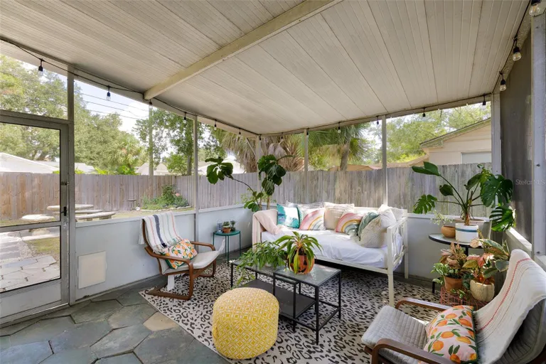 Sarasota/St. Petersburg Real Estate | View 1419 30th Avenue N | room 16 | View 17