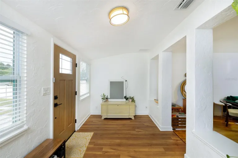 Sarasota/St. Petersburg Real Estate | View 1419 30th Avenue N | room 3 | View 4