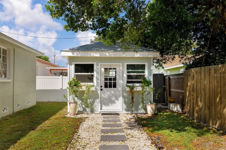 Sarasota/St. Petersburg Real Estate | View 1419 30th Avenue N | room 19 | View 20