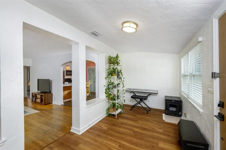 Sarasota/St. Petersburg Real Estate | View 1419 30th Avenue N | room 4 | View 5