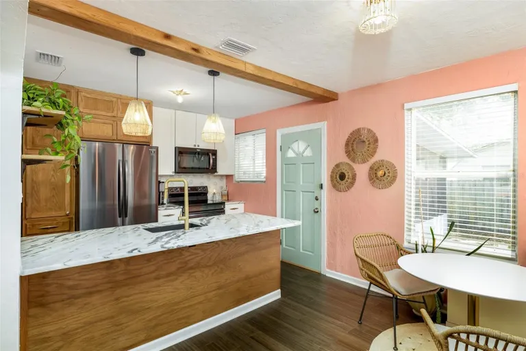 Sarasota/St. Petersburg Real Estate | View 1419 30th Avenue N | room 7 | View 8