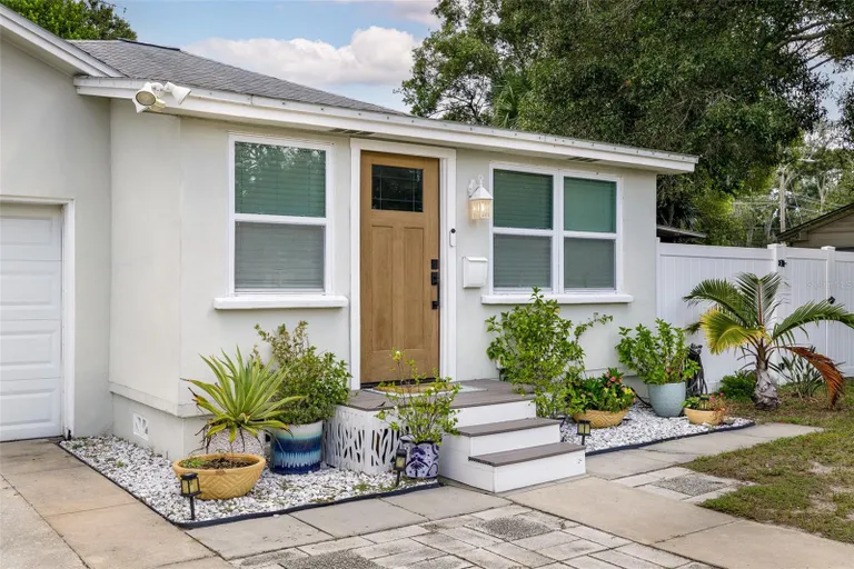 Sarasota/St. Petersburg Real Estate | View 1419 30th Avenue N | room 1 | View 2