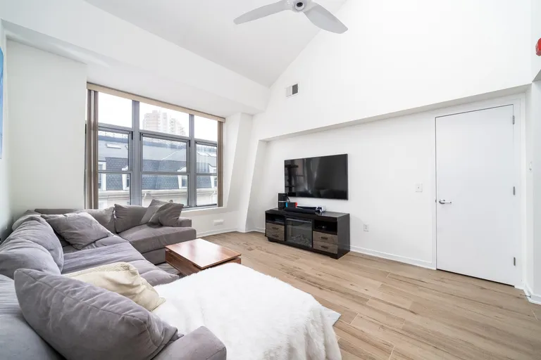 New York City Real Estate | View 149 Essex St Unit# 6n | room 8 | View 9