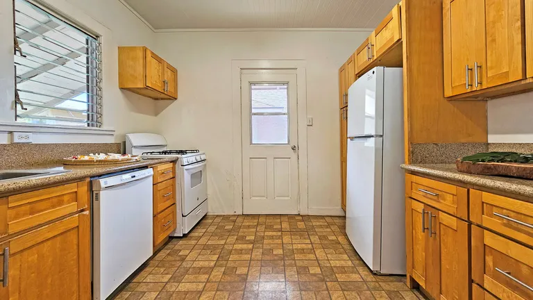 New York City Real Estate | View 753 6th Avenue | room 8 | View 9