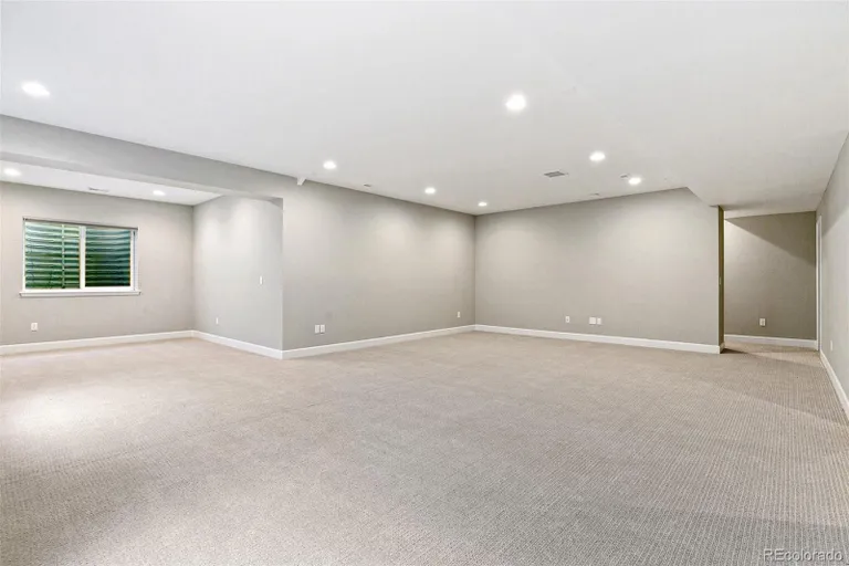 Denver Real Estate | View 7032 South Waterloo Way | room 34 | View 35