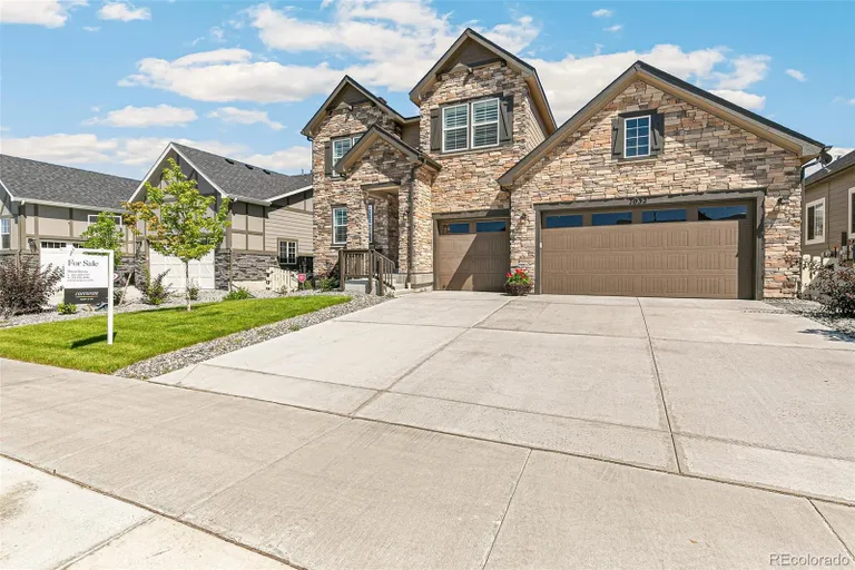 Denver Real Estate | View 7032 South Waterloo Way | room 1 | View 2