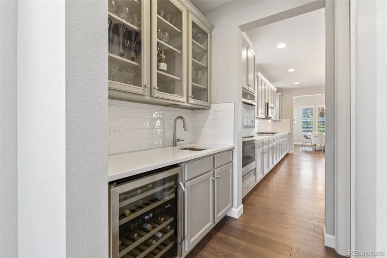 Denver Real Estate | View 7032 South Waterloo Way | room 13 | View 14