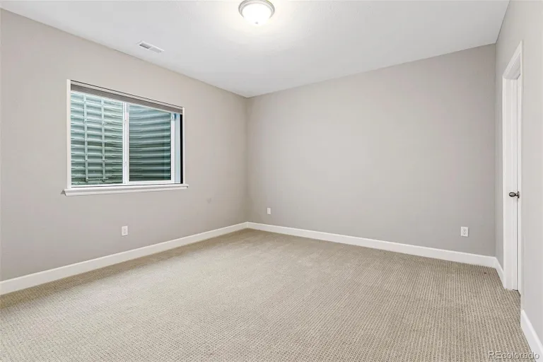 Denver Real Estate | View 7032 South Waterloo Way | room 37 | View 38