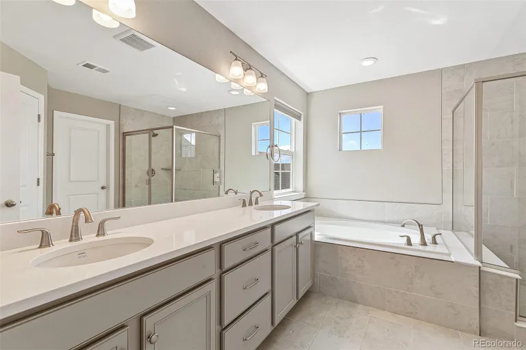 Denver Real Estate | View 7032 South Waterloo Way | room 25 | View 26