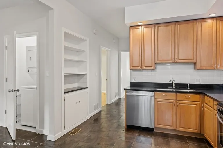 New York City Real Estate | View 2943 W Logan | room 5 | View 6