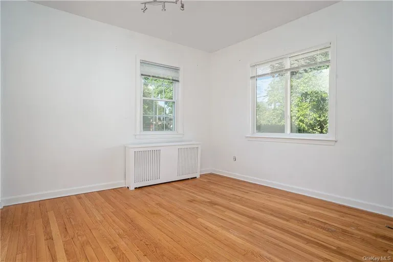 New York City Real Estate | View 258 Gilbert Avenue | room 8 | View 9