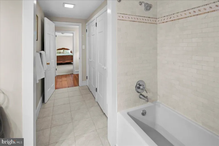 Central NJ/Bucks County, PA Real Estate | View 330 Rock Road E | room 34 | View 35