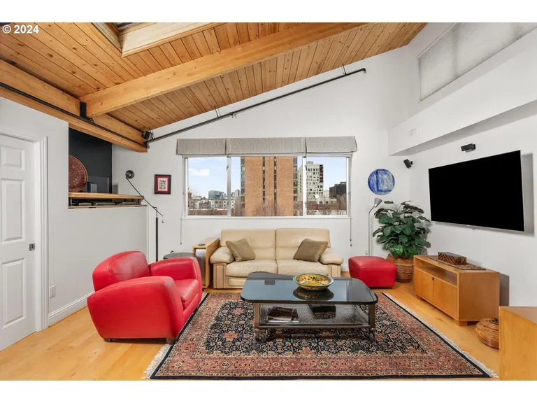 New York City Real Estate | View 1240 NW Hoyt St | room 12 | View 13