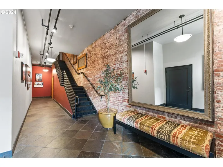 New York City Real Estate | View 1240 NW Hoyt St | room 30 | View 31