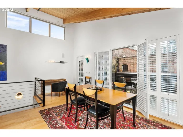 New York City Real Estate | View 1240 NW Hoyt St | room 8 | View 9
