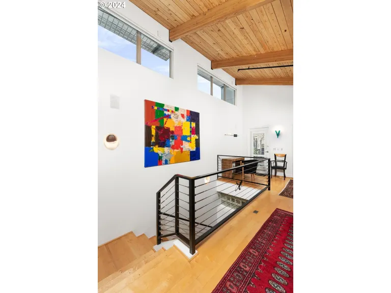 New York City Real Estate | View 1240 NW Hoyt St | room 3 | View 4