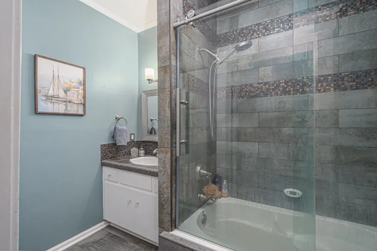 Savannah Real Estate | View 202 East 49th Street | room 22 | View 23