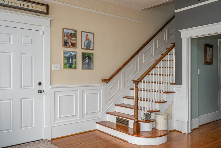 Savannah Real Estate | View 202 East 49th Street | room 18 | View 19
